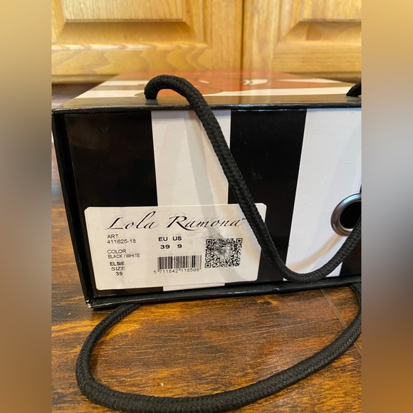 LOLA RAMONA MARY JANE SPATS SPECTATOR RETRO VINTAGE PUMPS HEELS NIB - Picture 16 of 16